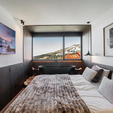 Apartment Luxury 3bed Penthouse By Ski Slope - *